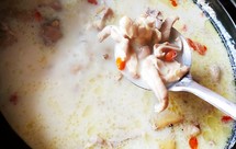 〈胡椒猪肚鸡汤〉，我超级喜欢的味道，欣小厨 