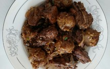 猪骨头焖山药丸子