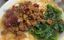 香菇肉酱米线酸豆角肉沫米线 牛肉酸菜米线 炝锅面雪菜肉沫米粉雪菜肉丝面 厚蛋烧炝汤面热汤面 面多排骨米线