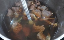 斜头煲白菜干猪肺汤