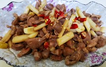 泡椒藕带炒鸡胗