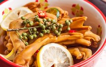 冰爽可口的酸辣鸭爪