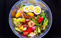 芝麻酱凉拌杂菜(虾仁、香肠、彩椒、苦菊、黄瓜、鸡蛋等)