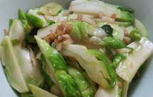 像极了小时候没肉吃才做的猪油渣炒儿菜