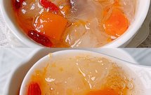 连吃三碗的木瓜枣子炖银耳