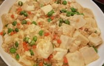 青豆红萝卜肉沫煮豆腐