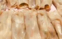 鲜香菇胡萝卜青豆猪精肉鸡蛋锅贴