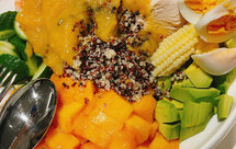 芒果牛油果大虾色拉