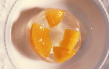 黄桃罐头变果冻