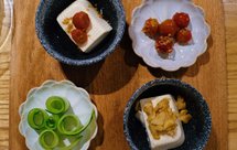 豆腐两吃：咸蛋黄马蹄和桂花圣女果蜜