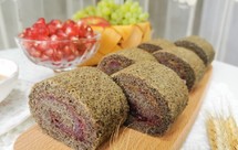 黑米粉蓝莓酱蛋糕卷