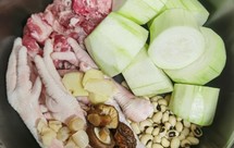 节瓜眉豆鸡爪汤