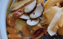 松茸海螺枸杞乌骨鸡汤