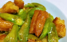 油条烩丝瓜