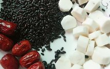 黑米山药黑豆红枣米糊（健脾补气血适合大人孩子吃）