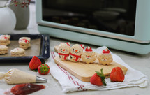 冬季限定雪人马卡龙⛄️-草莓口味