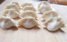 荠菜鸡蛋虾皮瑶柱粉丝饺子