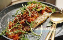 白葡萄酒茄汁小扁豆杂蔬煎鱼排