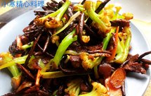 加菜花的干锅茶树菇