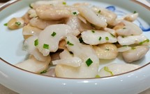 菱角还能这样吃--葱油菱角