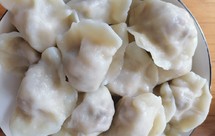 白菜花菇干肠水饺