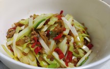 夏季开胃榨菜韭黄炒肉沫
