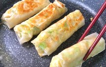 少油韭黄（韭菜）脆皮卷（无和面饺子皮零失败）