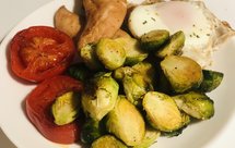 可爱低脂餐！烤孢子甘蓝配鸡小胸