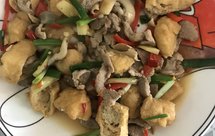 油豆腐平菇炒肉