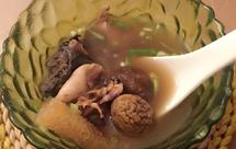 竹荪菌菇墨鱼鸡汤（鲜香美味且大补）