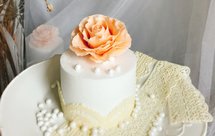 母亲节--玫瑰蕾丝蛋糕--整体都可食用的淡奶油蛋糕