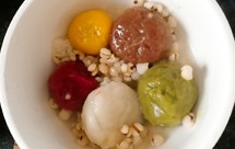 木薯粉，糯米粉（芋圆，米酒蛋，五彩汤圆）