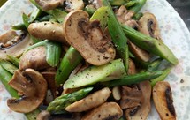 鲜到家的黑胡椒芦笋口蘑