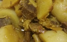 牛腩炖萝卜 & 肉沫凤尾菇汤