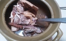 牛肝菌虾干汤：秋季养血、清热解毒