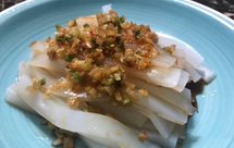 用绿豆淀粉自制凉粉，Q弹爽口，吃得满足又舒心 ——- 榨菜·开洋拌凉粉（沪式家常菜）