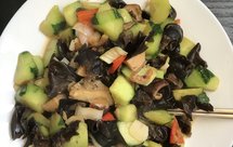 『排毒养颜』黄瓜木耳香菇红椒炒海米吹鱼