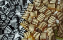 芝麻千层糕VS西米千层糕