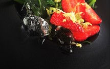 青梅草莓穿心莲