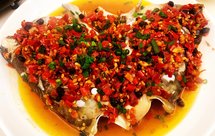 百分百不失手的硬菜--剁椒鱼头超详细步骤分解