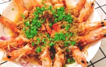 想吃虾了？安排，小白也会做～～色香味俱全的：蒜蓉基围虾