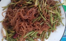芹菜粉条炒肉