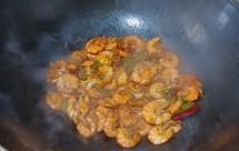 火锅麻辣底料炒基围虾