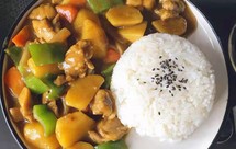 咖喱土豆鸡肉盖浇饭