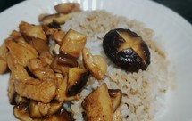 香菇滑鸡盖浇饭