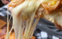 厚底烤肠大虾披萨