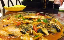 鱼头炖粉皮鱼头炖粉条鱼头炖宽粉