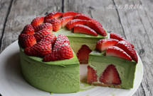 草莓开心果渐变慕斯