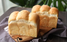 吴克己手撕炼乳吐司