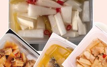 泡的萝卜除了直接吃，还能用来做酸杠排骨，酸杠鱼，杠菜炒五花肉……